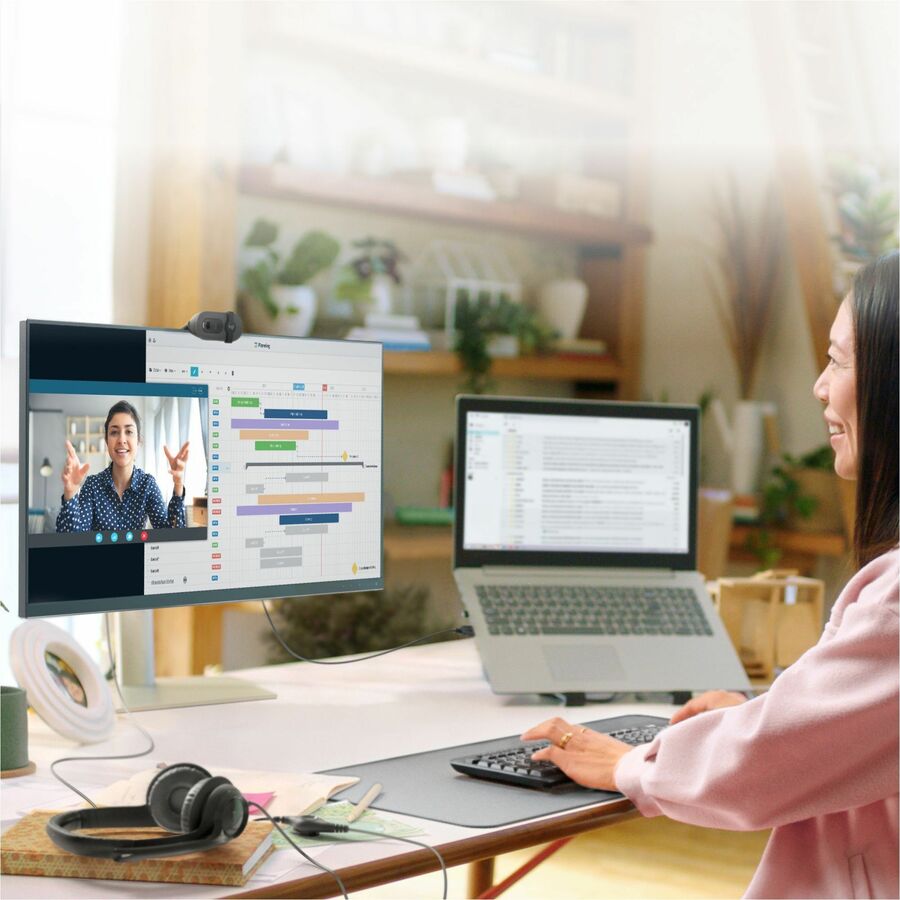 Logitech BRIO 100 Webcam - 2 Megapixel - 30 fps - Graphite - USB Type A Logitech BRIO 100 Webcam - 2 Megapixel - 30 fps - Graphite - USB Type A
